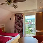 ベッド・アンド・ブレックファスト Seebaer Velden 3*