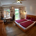 住宿加早餐酒店 Seebaer Velden 3*